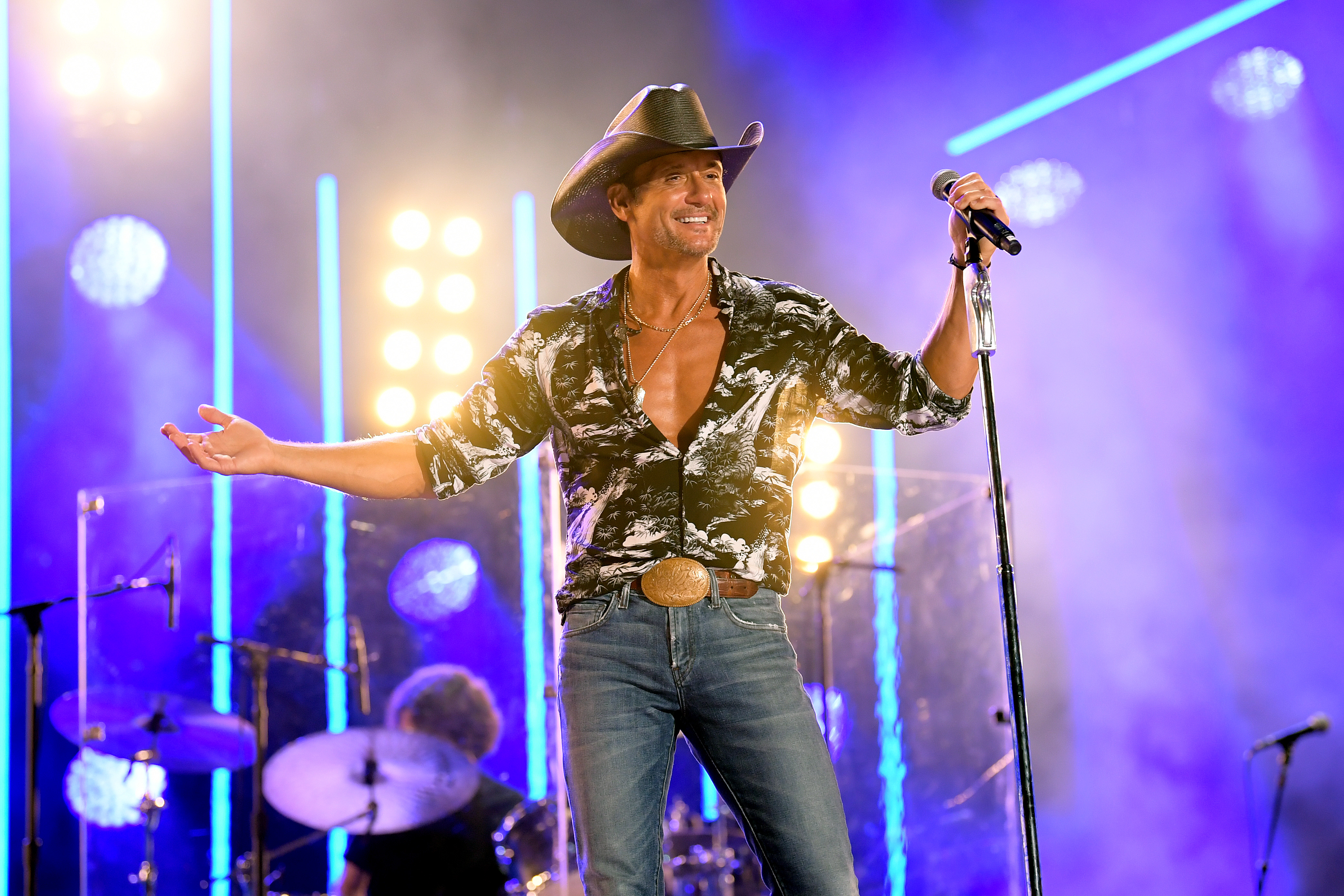NASHVILLE, TENNESSEE - JUNE 08: (EDITORIAL USE ONLY) Tim McGraw performs on stage during day 3 of the 2019 CMA Music Festival on June 08, 2019 in Nashville, Tennessee. (Photo by Jason Kempin/Getty Images)