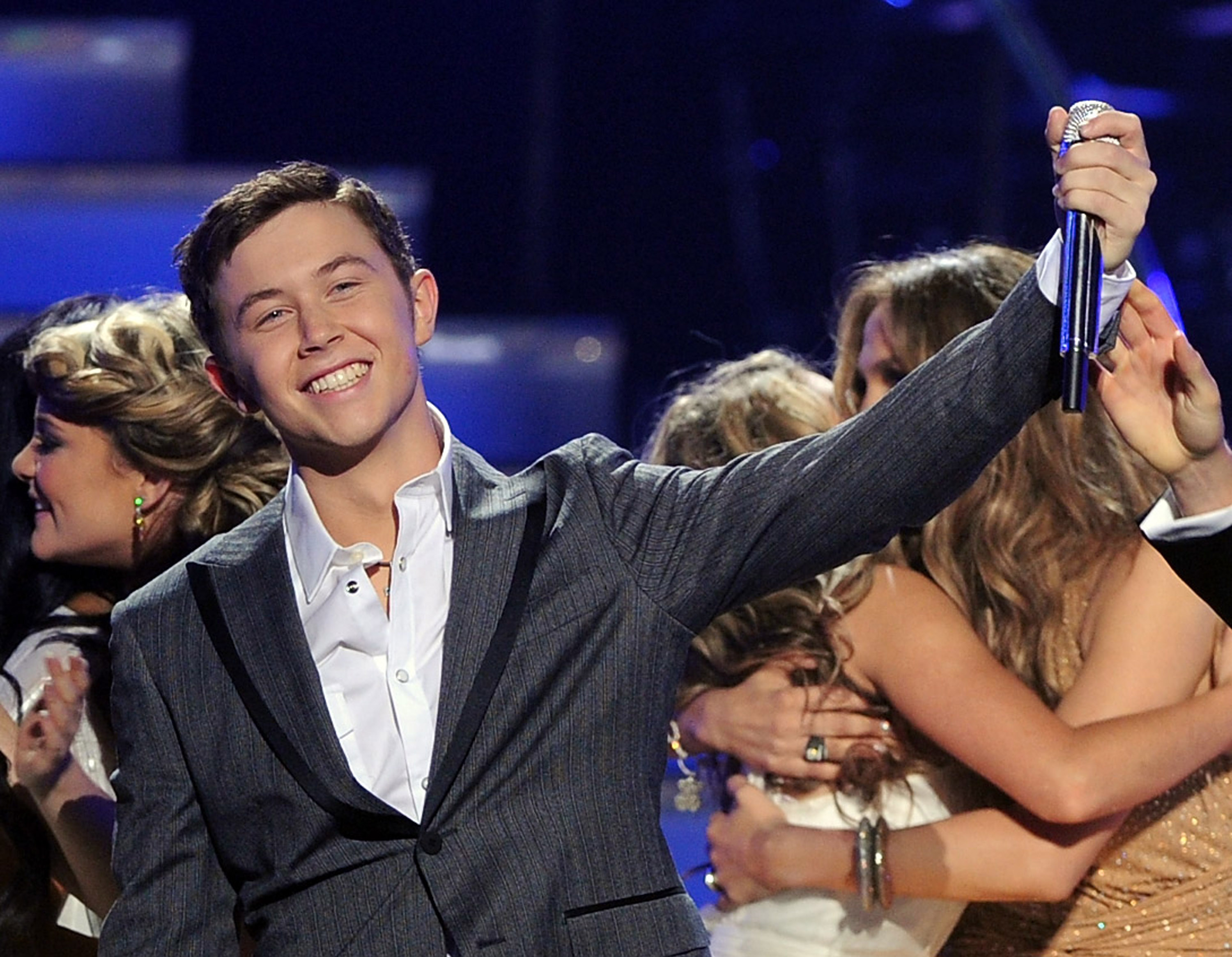 LOS ANGELES, CA - MAY 25:  (NO BOOK PUBLISHING)  Singer Scotty McCreery is announced the American Idol for 2011 onstage performs onstage during Fox