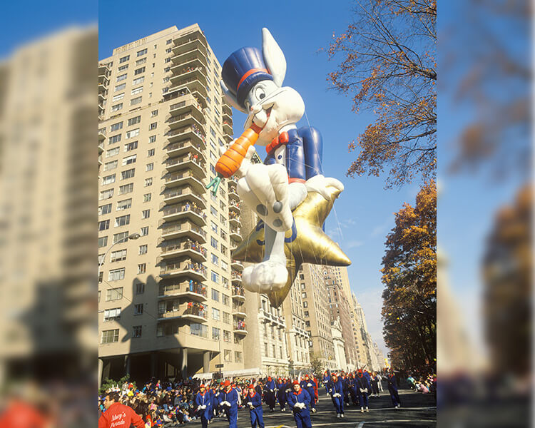bugs-ballooon-parade-98118-51092.jpg
