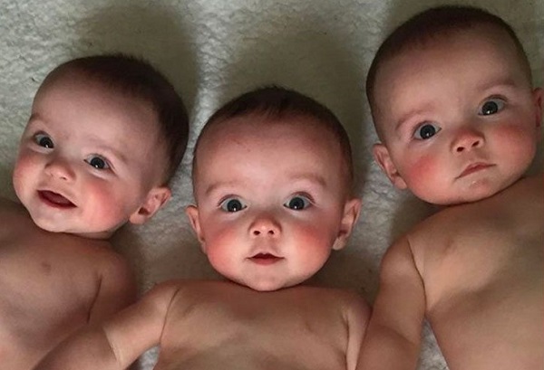 40 Trillizos Idénticos 17