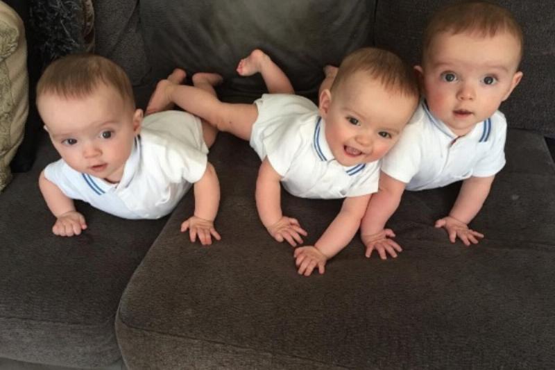 40 Trillizos Idénticos 18