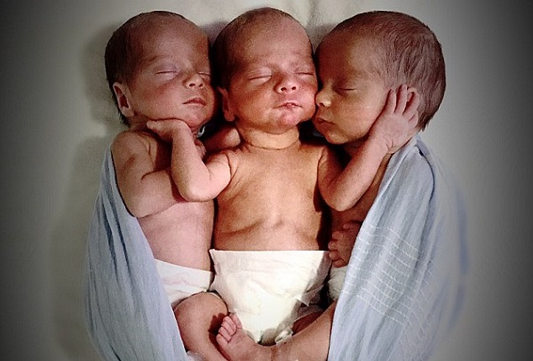 40 Trillizos Idénticos 6