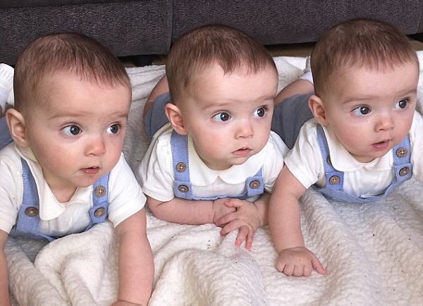 40 Trillizos Idénticos 9