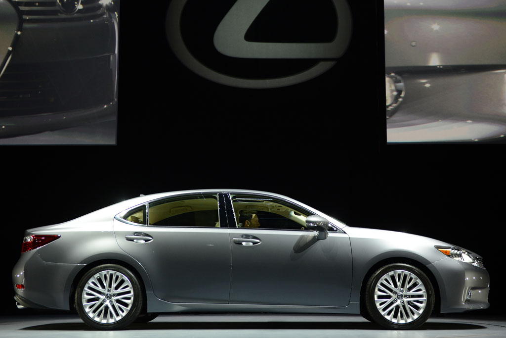 lexus es 350 loses value fast