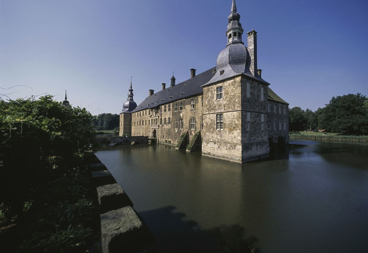 castle moat