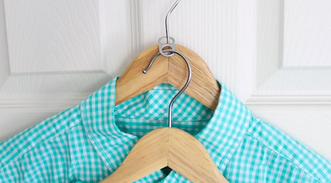 use soda tabs for hanger space hack
