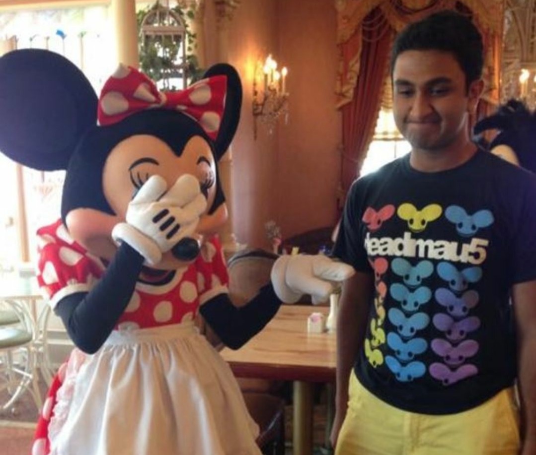 deadmau5 shirt at disneyland