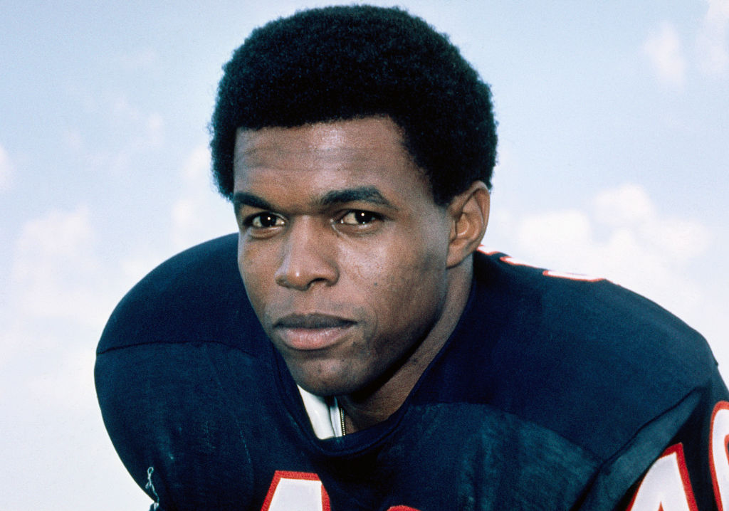 gale sayers Gale Sayers in Chicago Bears uniform.