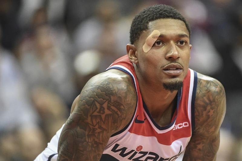 Washington Wizards guard Bradley Beal (3) wears a bandage on his eye after colliding with LA Clippers guard Tyrone Wallace (9) 