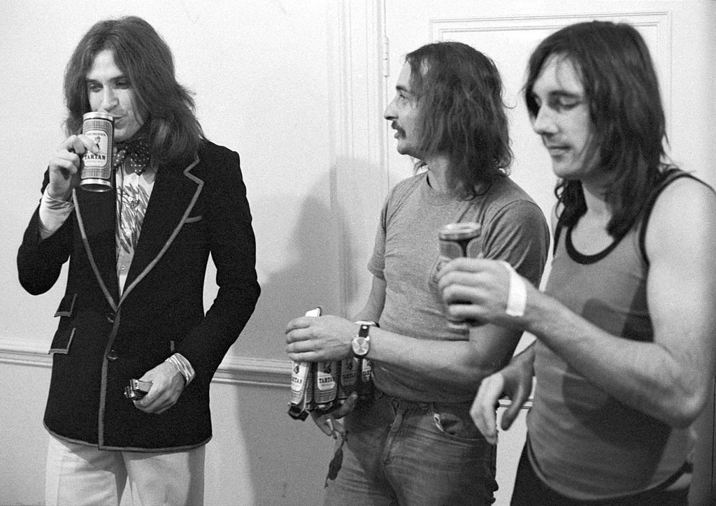 The Kinks drinking beer 