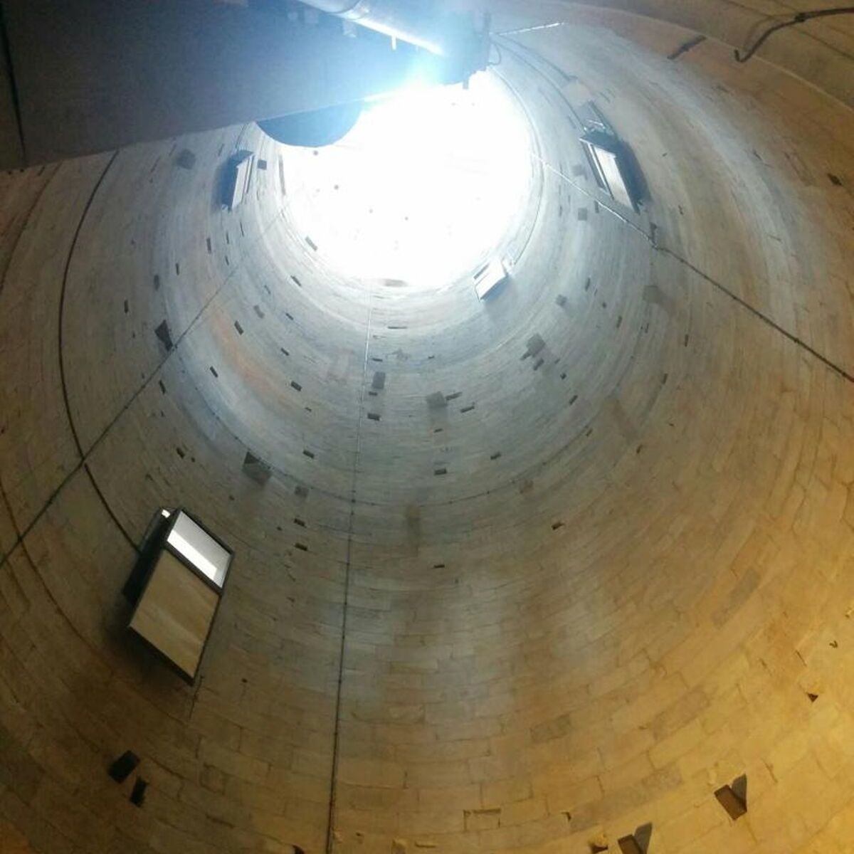 tower of pisa is hollow inside