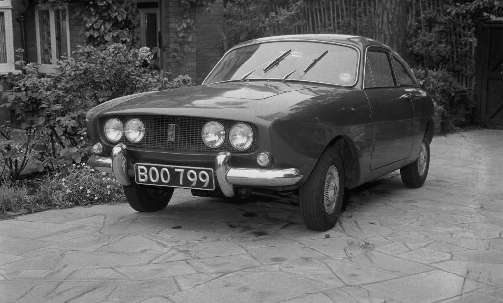 Black and white photo of Ogle mini -1067855756