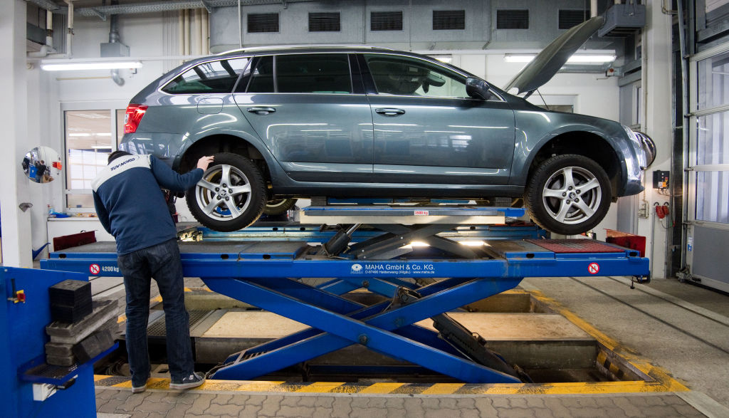 checking tire pressure