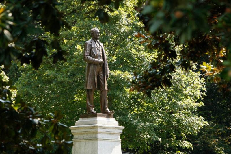 cornelius vanderbilt statue