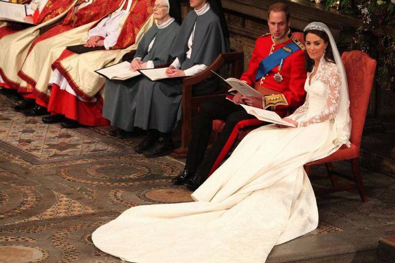 Kate-Middleton-Wedding-Dress-809170200-48498