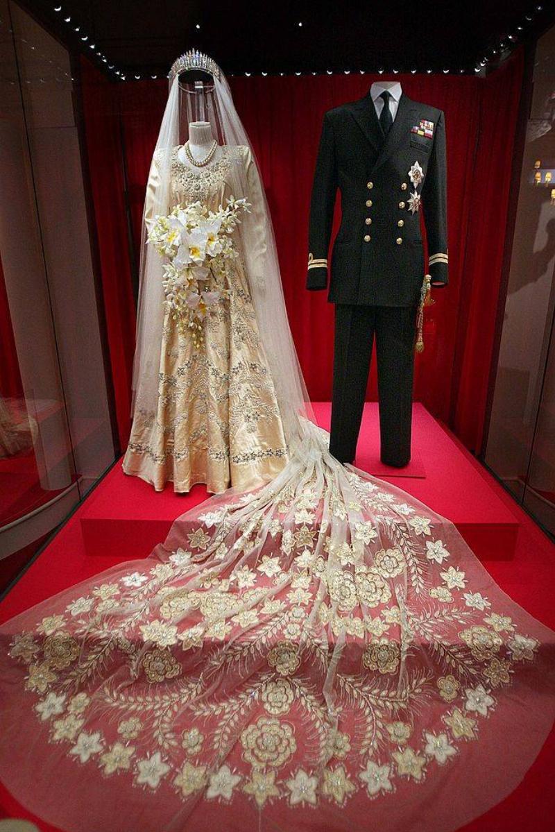 Princess Elizabeth's wedding dress