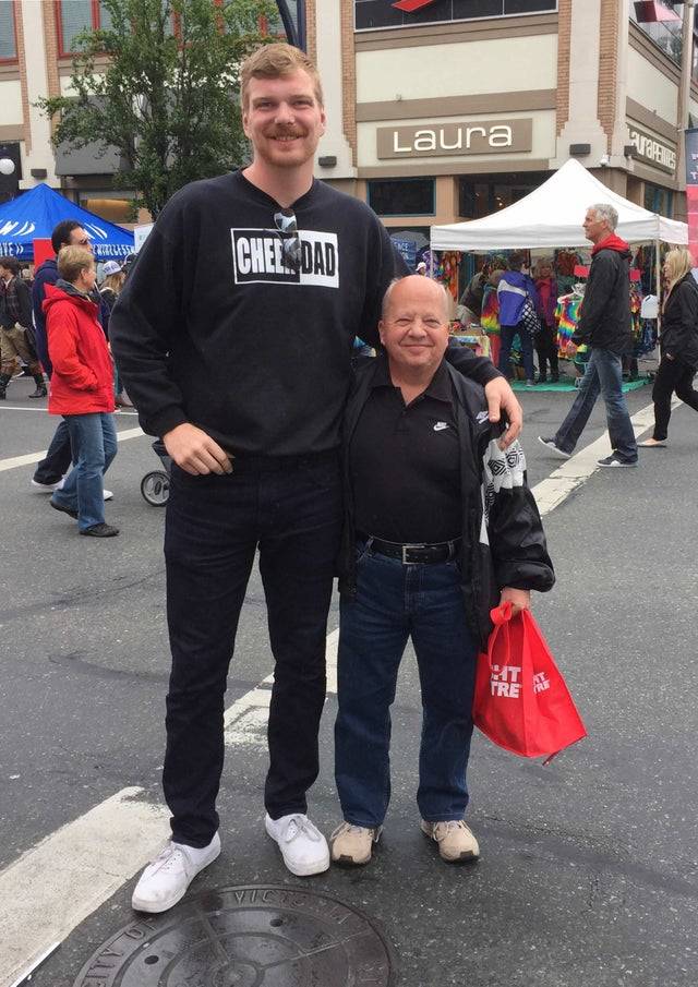 dad thats significantly shorter than son