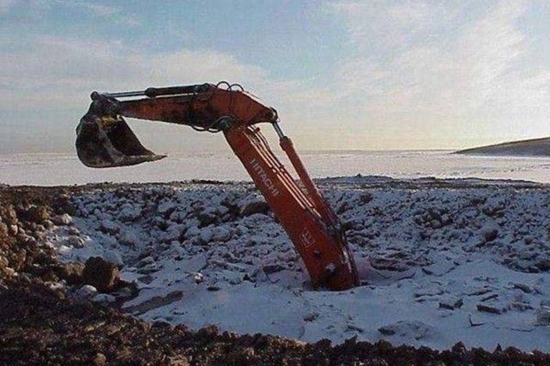 Tractor in the snow 