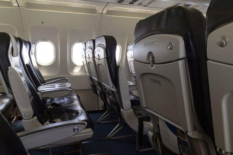 Aircraft seating configuration on a passenger jet