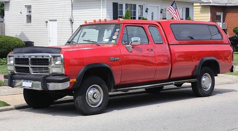 1993_Dodge_Ram_W250_Club_Cab_4x4_Cummins_td
