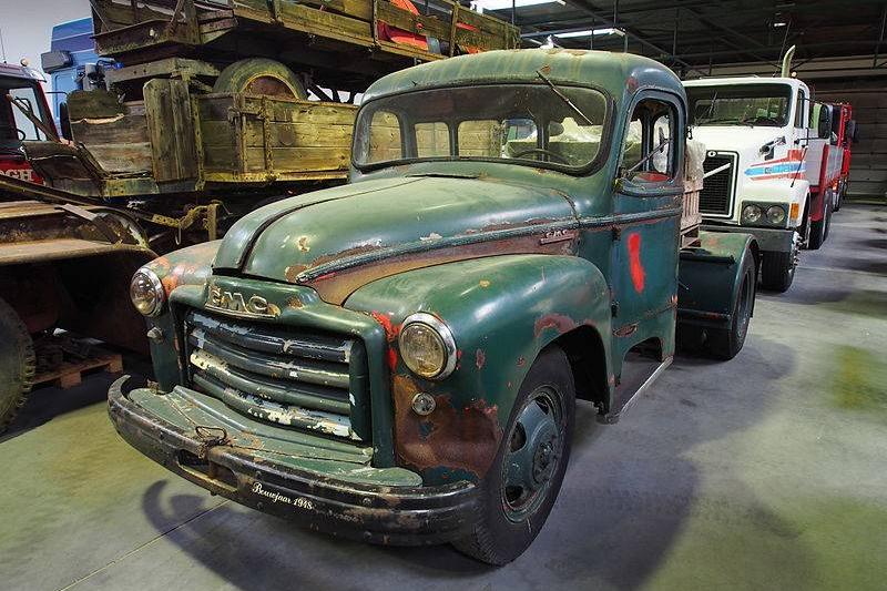 800px-1948_GMC_to_be_restored