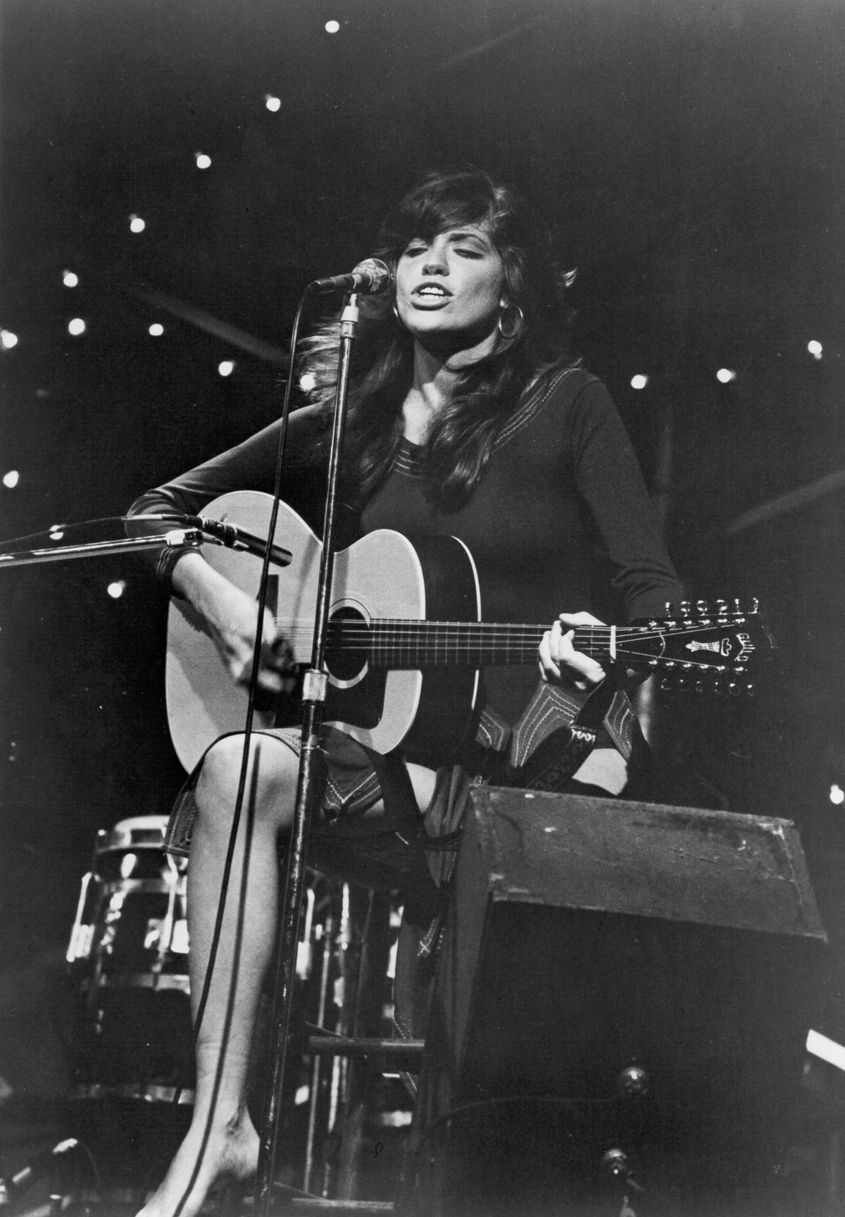 Carly Simon Performing