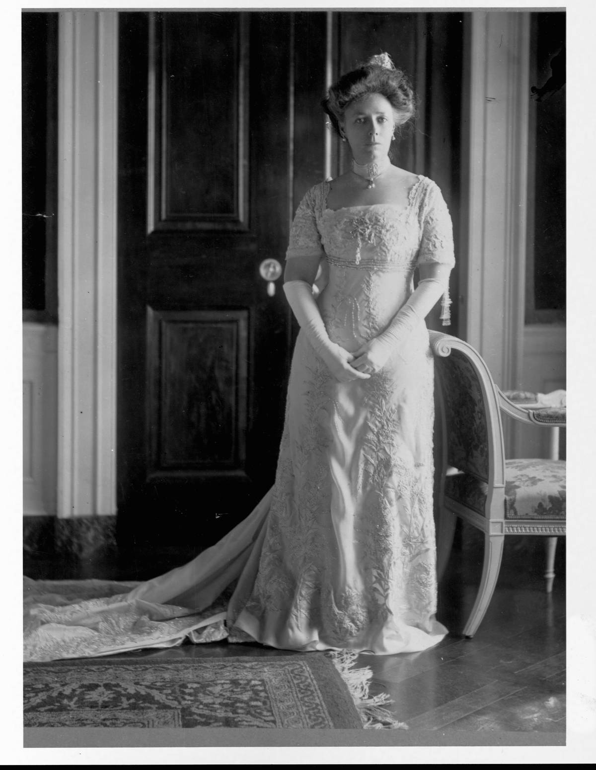 Helen Taft Bringing Out Her Signature Beads