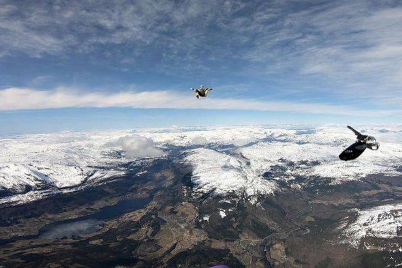 picture of person mid-skydive shows their lost keys mid-air