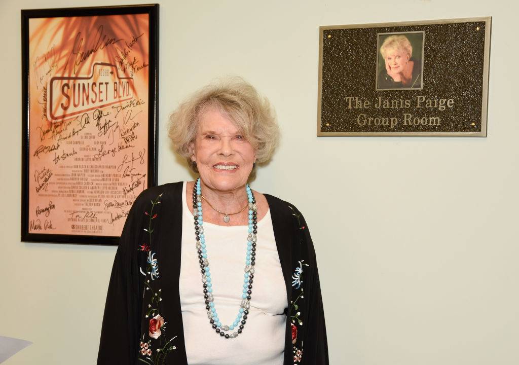 janis paige attends a commemoration ceremony in 2017