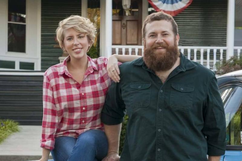 bbd0feccd93a8b28_HGTV_Home_Town_Erin_and_Ben_Napier_01 bbd0feccd93a8b28_HGTV_Home_Town_Erin_and_Ben_Napier_01