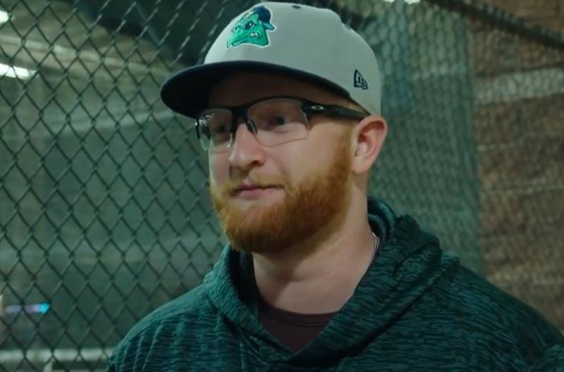 the brady from houston wearing glasses