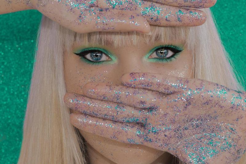 glitter-everywhere-57648