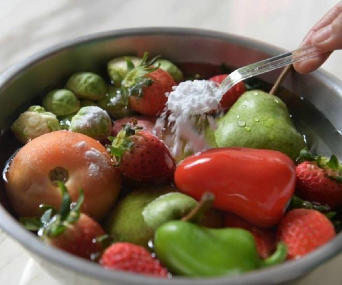 baking-soda-fruit