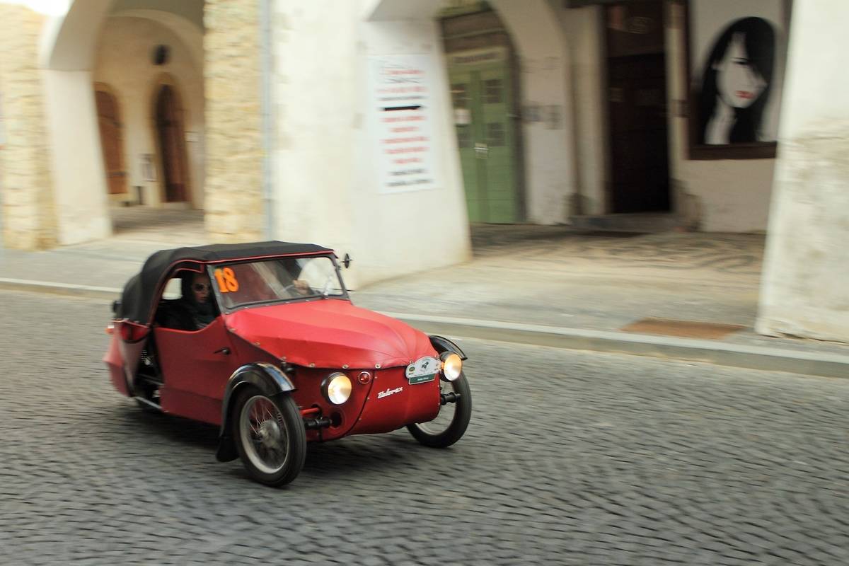 Velorex-Oskar_16-250,_2013_Oldtimer_Bohemia_Rally