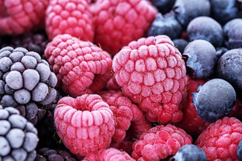 the-frozen-berries-of-raspberries-blackberries-b-2021-09-04-09-30-51-utc