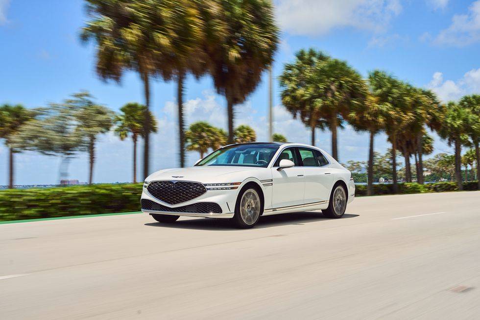 2023-genesis-g90-107-1659381781