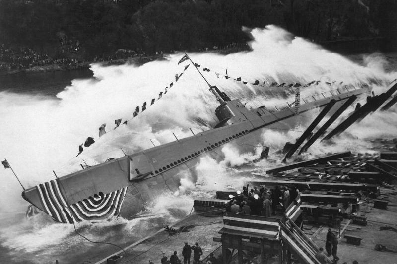 View of the launch of the US Navy submarine USS Robalo, at Manitowoc Shipbuilding Company, in Manitowoc, Wisconsin, May 9, 1943.