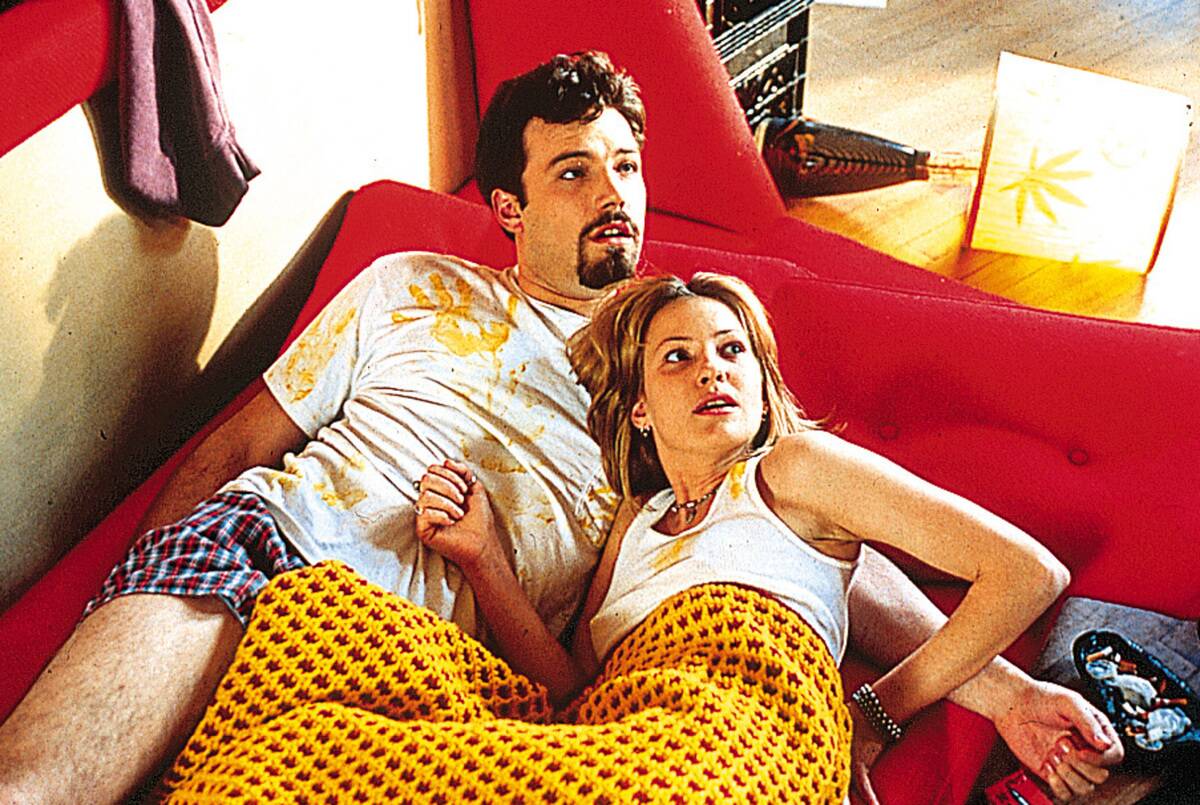 Ben Affleck and Joey Lauren Adams in bed as Holden McNeill and Alyssa Jones in Chasing Amy