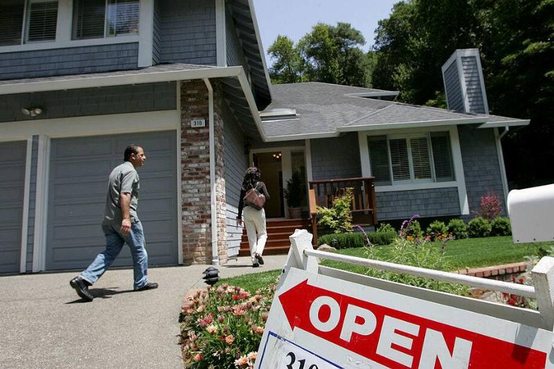 Real estate agents at showing Real estate agents at showing