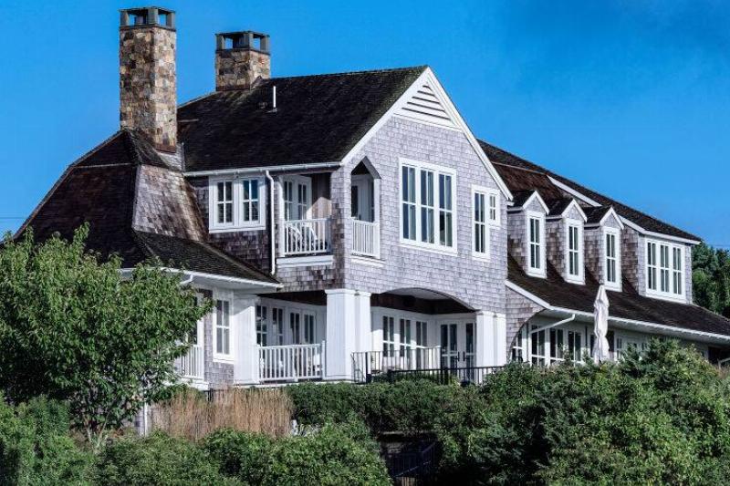 Waterfront home Waterfront home