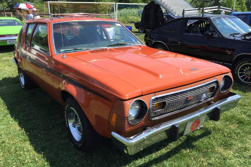 1974_AMC_Gremlin_X_Sienna_Orange_with_black_stripes_AMO_2015_meet_1of2