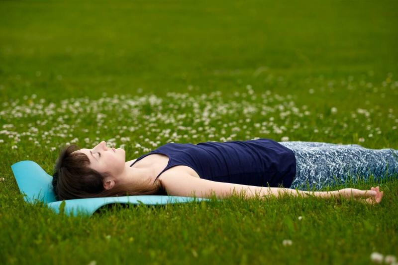 girl-doing-yoga-meditating-shavasana-or-corpse-p-2021-08-26-15-50-38-utc