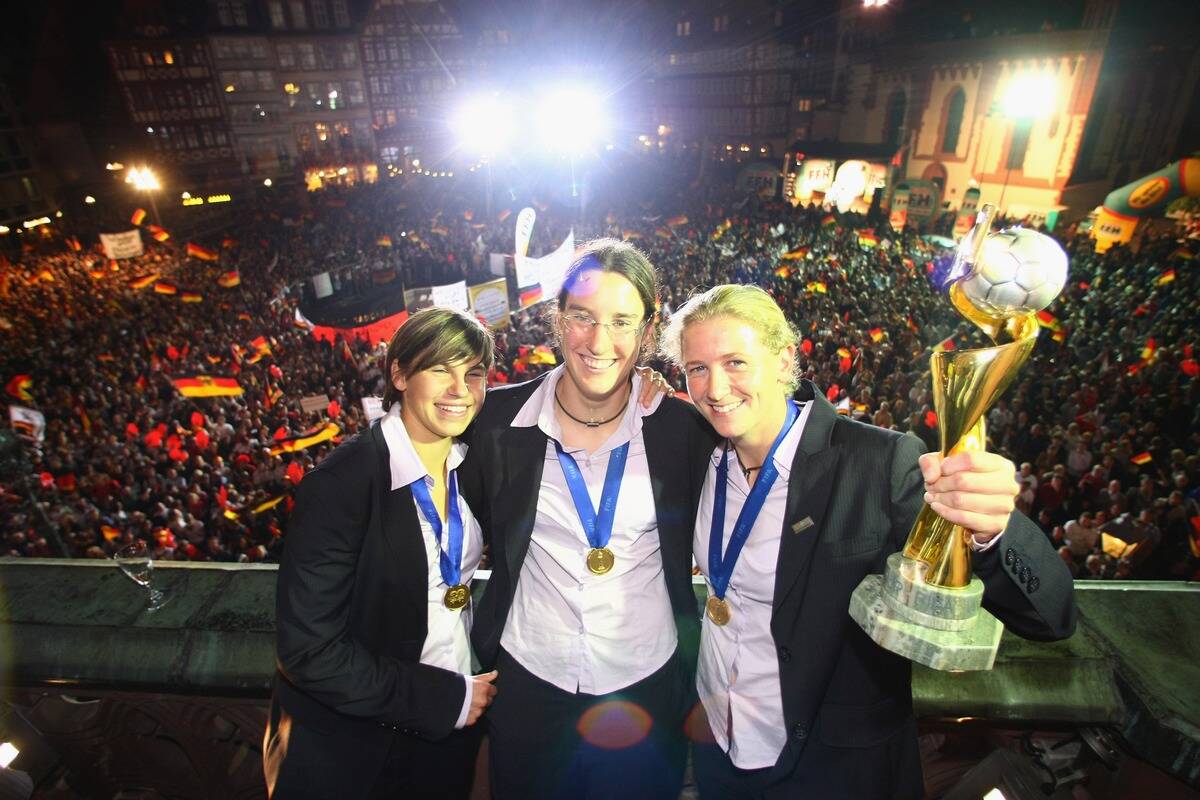 Womens National Soccer Team Returns Victorious To Germany