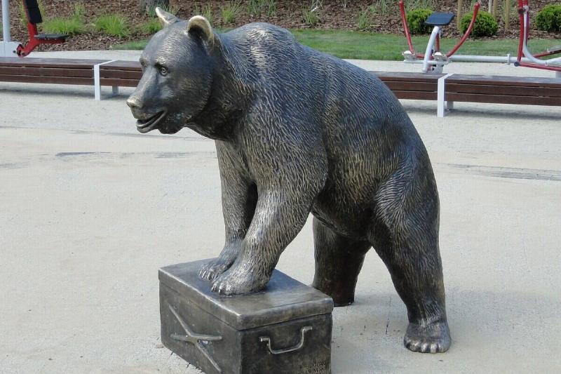 2560px-Szczecin_Pomnik_Misia_Wojtka