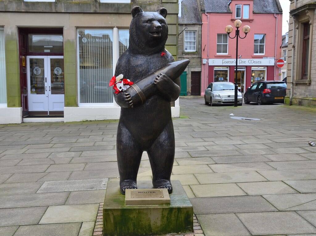 Wojtek_statue_in_Duns_—_Geograph-5305348-by-Jim-Barton