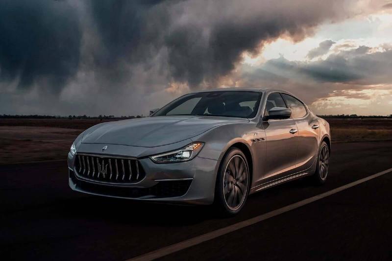 2024-maserati-ghibli-front-view-driving-carbuzz-1131280-1600