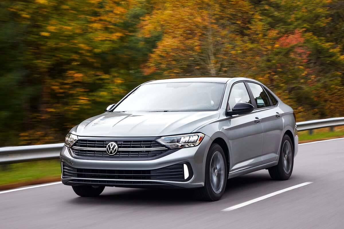 2024-volkswagen-jetta-driving-front-angle-carbuzz-992794-1600