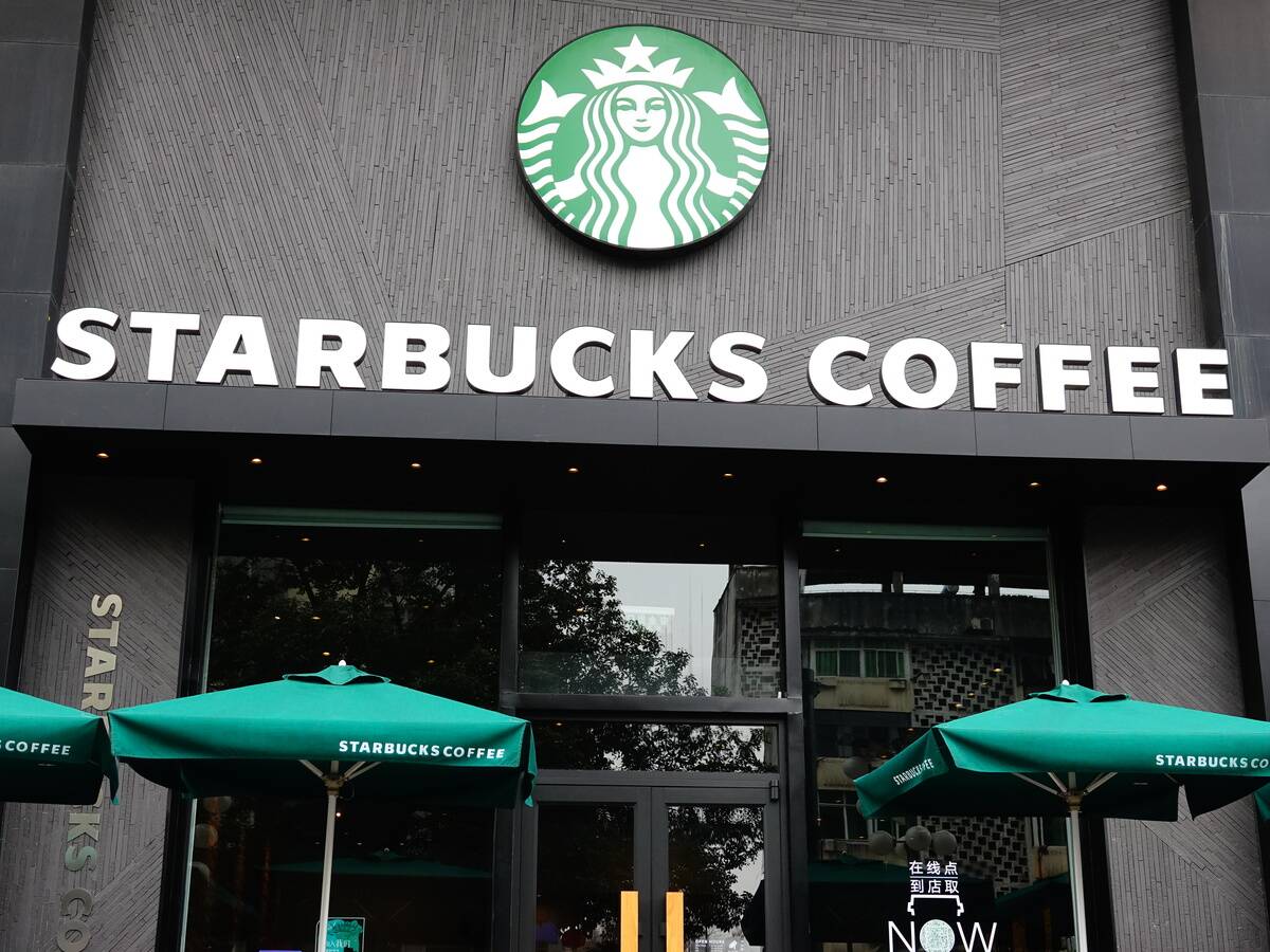 Luckin Overtook Starbucks in Chinese Market
