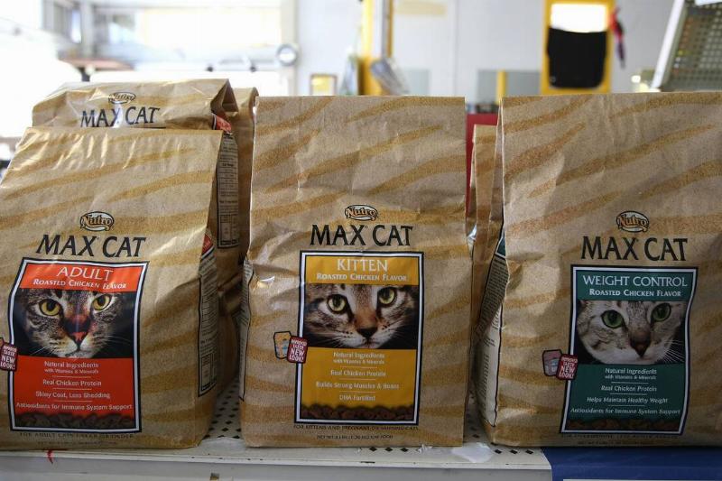 Major Pet Food Manufacturer Nutro Products, Recalls Its Dried Cat Food