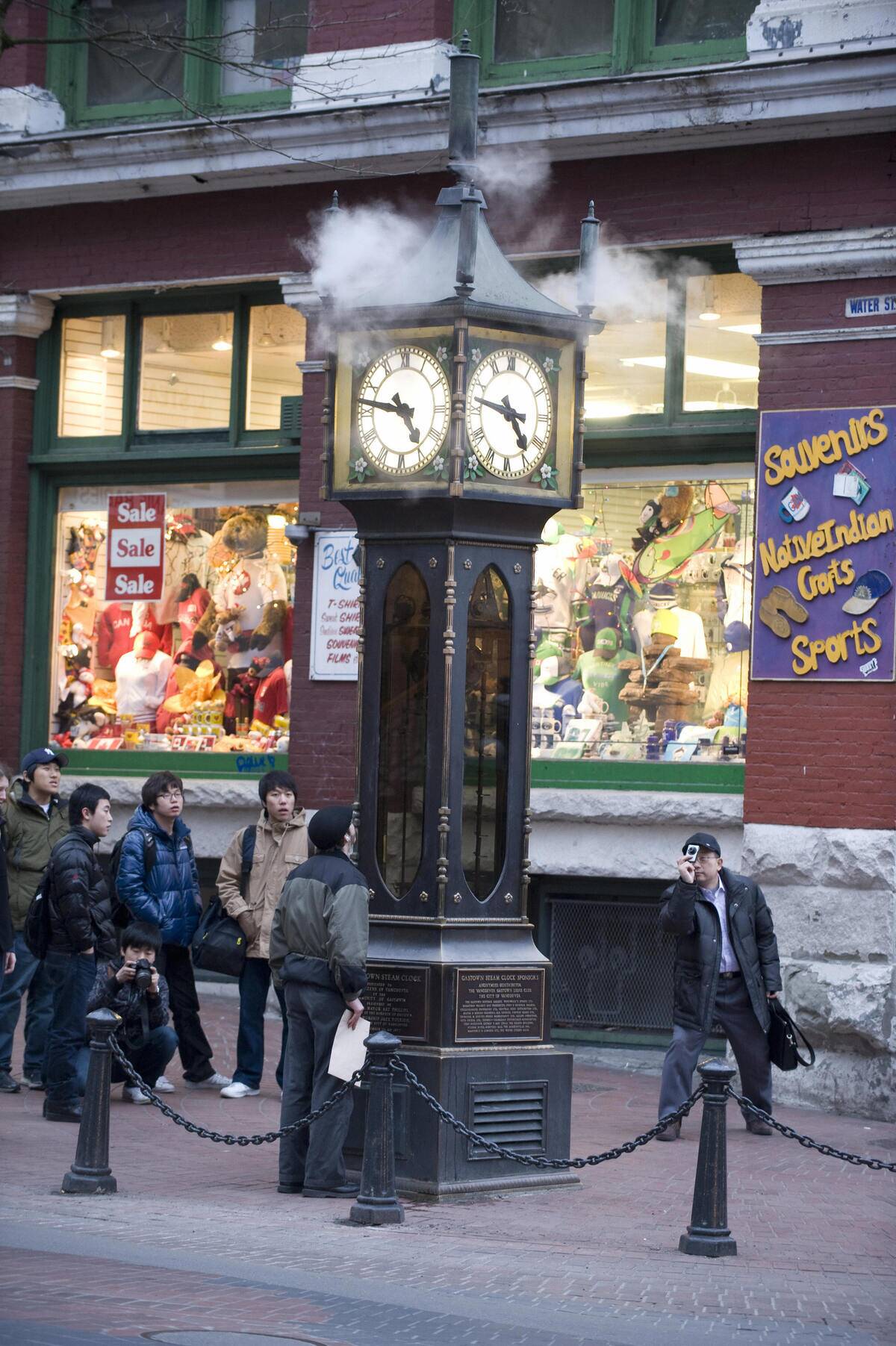 The Gastown Steam Clock lets of some ste